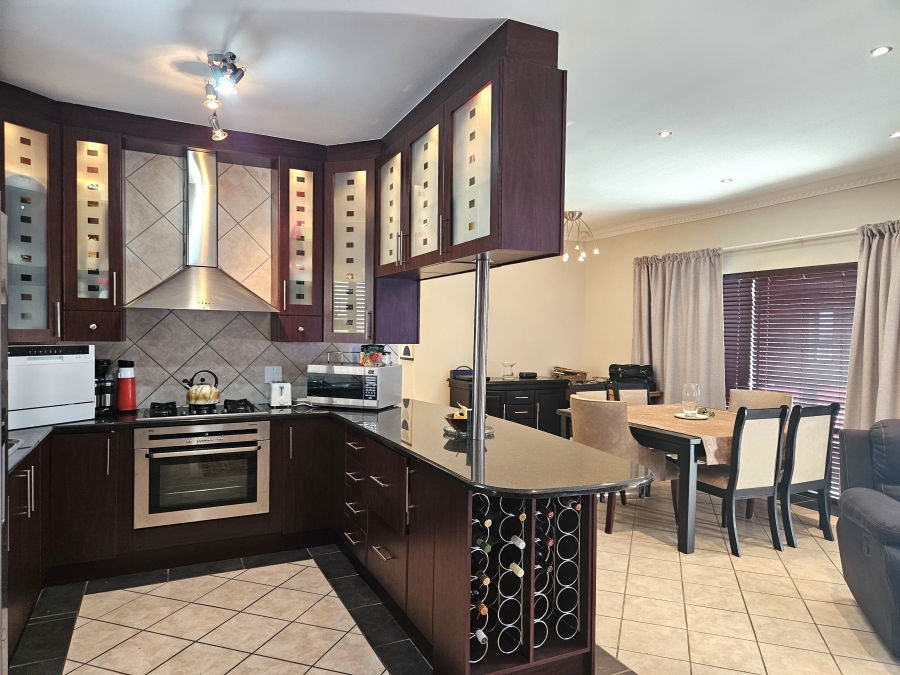 3 Bedroom Property for Sale in Jeffreys Bay Central Eastern Cape